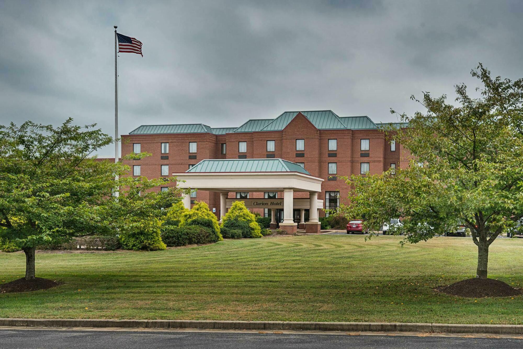 Clarion Hotel & Conference Center Shepherdstown Eksteriør bilde